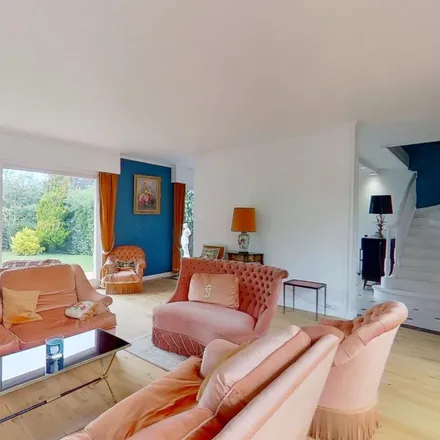 Rent this 6 bed apartment on Route du Cordon de Marnes in 92430 Marnes-la-Coquette, France