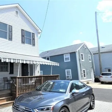 Rent this 4 bed house on 3031 West Spray Way in Ocean Beach, Toms River