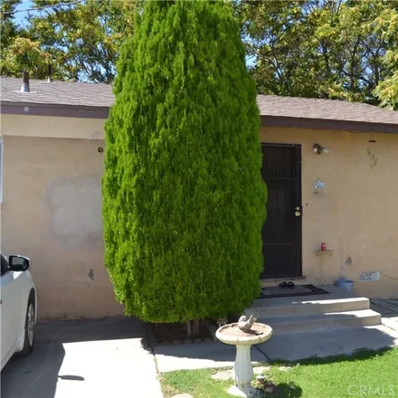 Buy this studio townhouse on 910 Magnolia Avenue in Beaumont, CA 92223