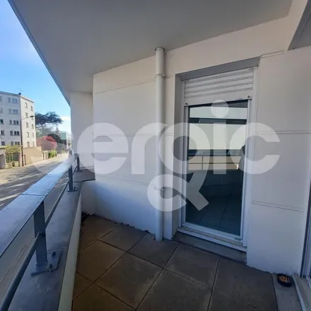Rent this 3 bed apartment on 9 Allée Duquesne in 44000 Nantes, France