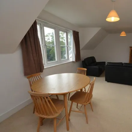 Rent this 2 bed apartment on 3 Strouds Close in Swindon, SN3 1EB