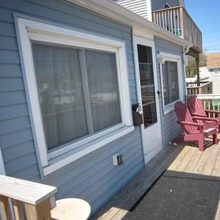 Image 3 - 880 East Broadway, Silver Beach, Milford, CT 06460, USA - House for rent