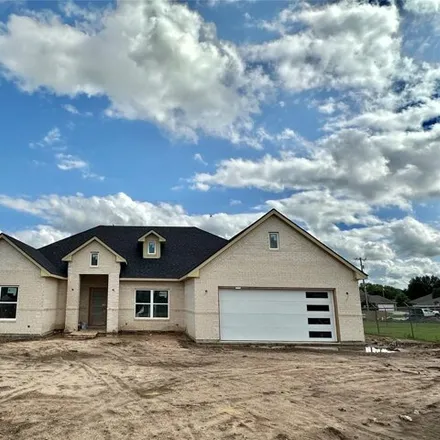 Buy this 4 bed house on 323 2nd Street in Lindsay, Cooke County