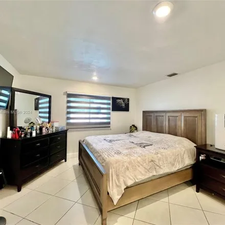 Image 8 - 1349 Southeast 37th Terrace, Cape Coral, FL 33904, USA - House for sale