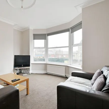 Rent this 4 bed townhouse on Junction Road/Penrhyn Road in Junction Road, Sheffield
