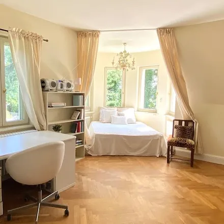 Rent this 3 bed apartment on Seepromenade 25 in 14476 Groß Glienicke Potsdam, Germany
