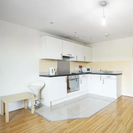 Image 4 - Greyhound Hill, Watford Way, The Hyde, London, NW4 4JE, United Kingdom - Apartment for sale