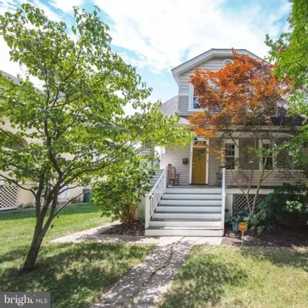 Image 2 - 401 Woodford Rd, Baltimore, Maryland, 21212 - House for sale