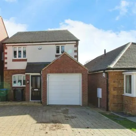 Rent this 4 bed house on Appletree Gardens in West Northamptonshire, NN2 8DH