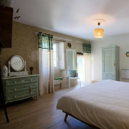 Rent this 2 bed house on impasse Clos de l'entre deux mers in 33540 Sauveterre-de-Guyenne, France