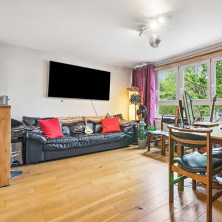Image 5 - Castlemaine Tower, Culvert Road, London, SW11 5BD, United Kingdom - Apartment for sale