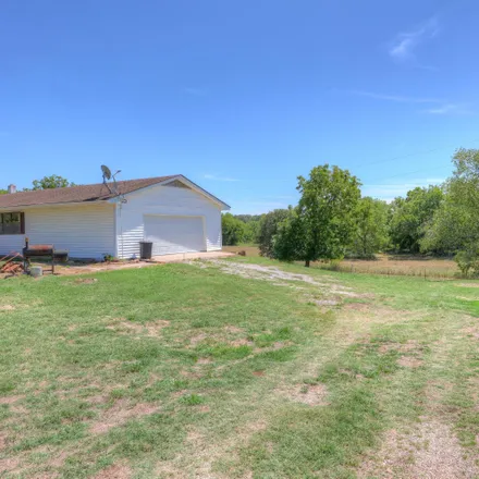 Image 2 - 3299 Holly Road, Newton County, MO 64865, USA - House for sale