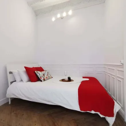 Rent this 12 bed room on Madrid in Calle Preciados, 42