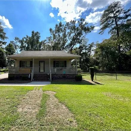 Buy this 4 bed house on 1558 Old Whiteville Road in Lumberton, NC 28358