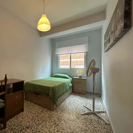 Rent this 3 bed room on Avenida de Cádiz 12 in Avenida de Cádiz, 18006 Granada
