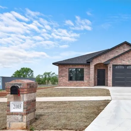 Buy this 3 bed house on 2108 Valley View Road in Weatherford, OK 73096
