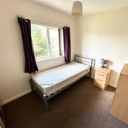 Image 2 - The Coppice, London, UB7 8DR, United Kingdom - Room for rent