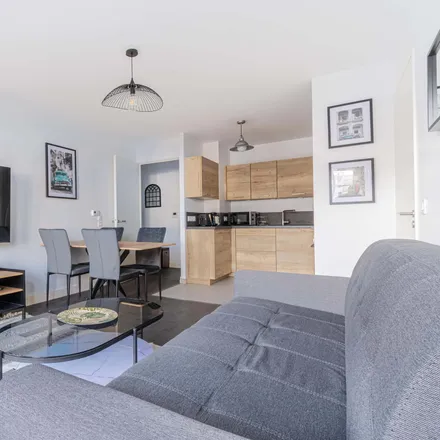 Rent this 1 bed apartment on 18 Rue des Fusillés de la Résistance in 92800 Puteaux, France
