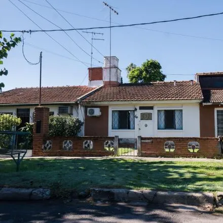 Buy this 3 bed house on Calle 424 in Partido de La Plata, B1894 ZAA Villa Elisa