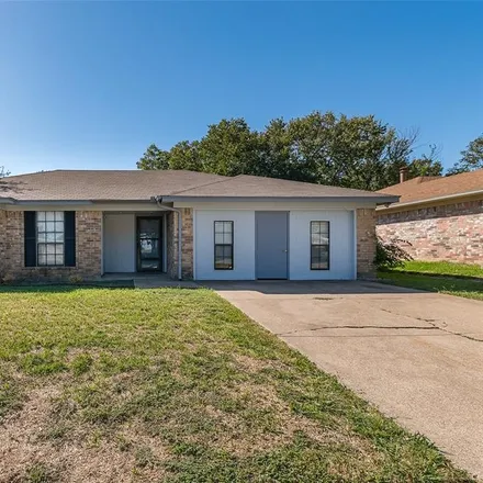 Buy this 3 bed house on 1321 North Creek Drive in Saginaw, TX 76179