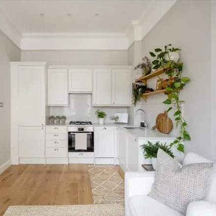 Image 5 - 9 Campden Hill Gardens, London, W8 7AX, United Kingdom - Apartment for sale