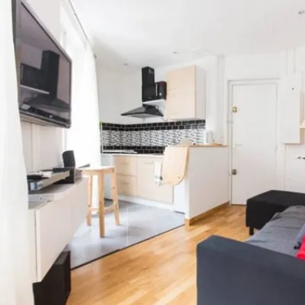 Rent this 1 bed apartment on Paris in Quartier de Clignancourt, FR