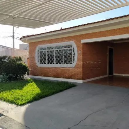 Rent this 3 bed house on Avenida Vaniel Caldas de Mesquita in Jardim Brasil, Araraquara - SP