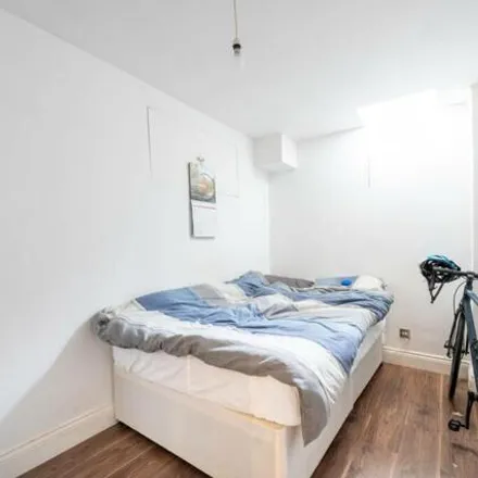 Image 4 - 199 Dawes Road, London, SW6 7RQ, United Kingdom - Apartment for sale