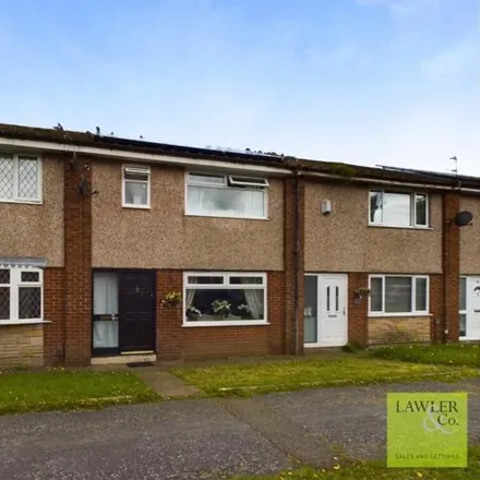 Buy this 3 bed townhouse on Hawdraw Green in Hazel Grove, SK2 5LG