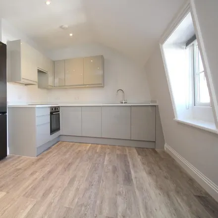 Rent this 1 bed apartment on Queen Street in Maidenhead, SL6 1LT