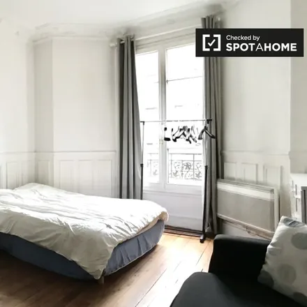 Rent this 3 bed apartment on 80 p Rue de la Convention in 75015 Paris, France