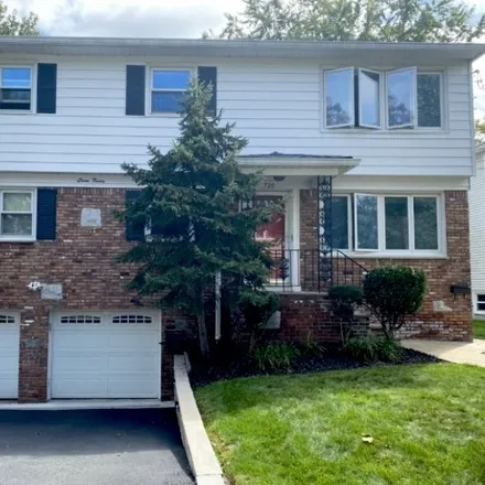 Rent this 3 bed townhouse on 712 Gates Terrace in Union, NJ 07083