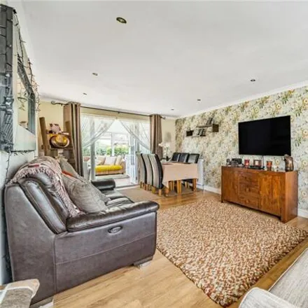 Image 2 - Caversham Close, Swindon, SN3 1DT, United Kingdom - Duplex for sale