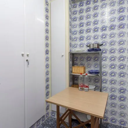 Rent this 7 bed apartment on Cafeteria Suizo in Carrer de la Barcelonina, 46002 Valencia
