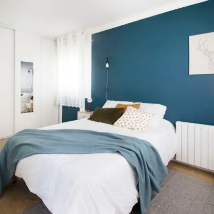 Rent this 1 bed room on 64 Boulevard Joseph Vallier in 38000 Grenoble, France