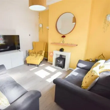 Image 3 - 2 Spring House Road, Sheffield, S10 1LT, United Kingdom - Townhouse for sale