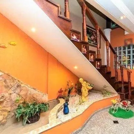 Buy this 4 bed house on Rua Amazonas de Souza Azevedo 428 in Bacacheri, Curitiba - PR