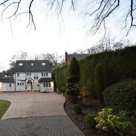Rent this 5 bed house on Uplands Close in Gerrards Cross, SL9 7JH