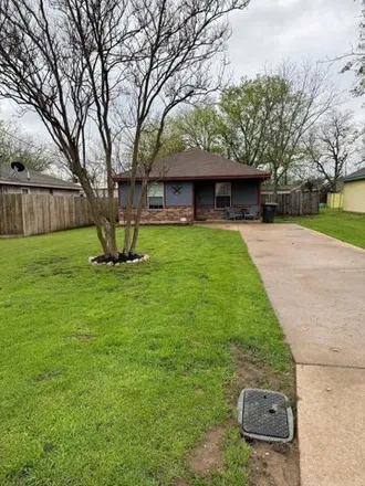 Image 2 - 309 Mechanic Street, Cleburne, TX 76031, USA - House for sale