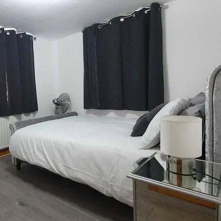 Rent this 2 bed apartment on London in E11 3HZ, United Kingdom