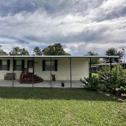 Rent this 3 bed house on 136 Shoreline Avenue in Putnam County, FL 32189