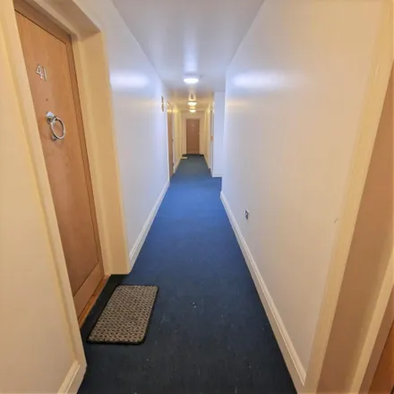 Image 5 - Tideslea Path, London, SE28 0NL, United Kingdom - Apartment for rent