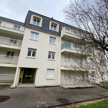 Rent this 4 bed apartment on 3252 Route de Neufchâtel in 76230 Bois-Guillaume, France