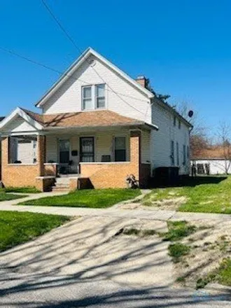 Buy this 4 bed house on 2745 Mulberry Street in Toledo, OH 43608