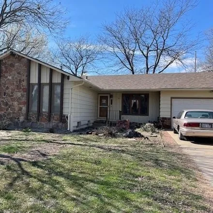 Buy this 3 bed house on 437 Rolling Hills Drive in Newton, KS 67114