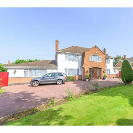 Buy this 5 bed house on The Broadway in Oadby, LE2 2HF
