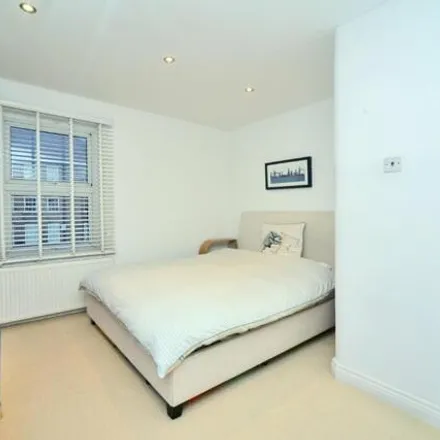 Image 7 - 69 Cheam Common Road, London, KT4 8RW, United Kingdom - House for sale