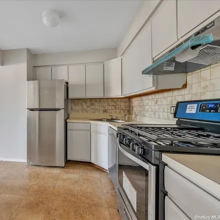 Image 2 - 1286 East 91st Street, New York, NY 11236, USA - Condo for sale