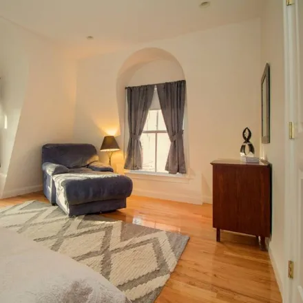 Image 8 - Washington St @ Harvard St, Washington Street, Brookline, MA 02445, USA - Apartment for rent