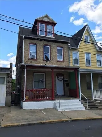 Rent this 3 bed townhouse on 150 North Warren Street in Easton, PA 18042